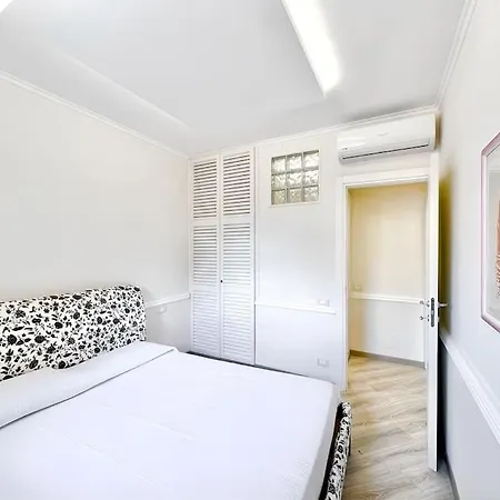 Jacuzzi Modern Front Sea + Private Parking Apartment