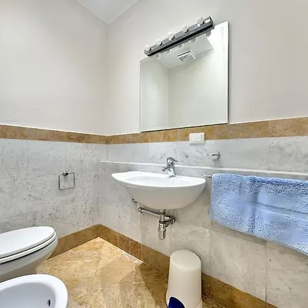 아파트 Jacuzzi Modern Front Sea + Private Parking *
