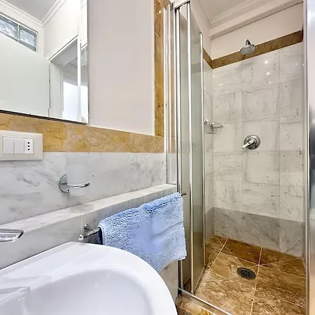 Jacuzzi Modern Front Sea + Private Parking 아파트 *
